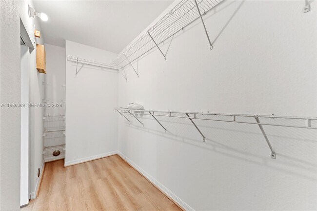 Building Photo - 5043 SW 140th Terrace