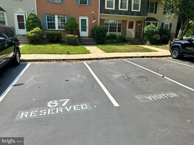 Building Photo - 7767 Hiawatha Ln