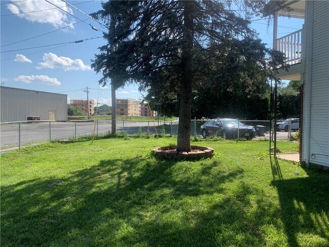 Building Photo - 105 Sheffield Dr