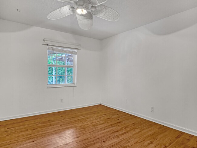 Building Photo - 9596 Richmond Cir