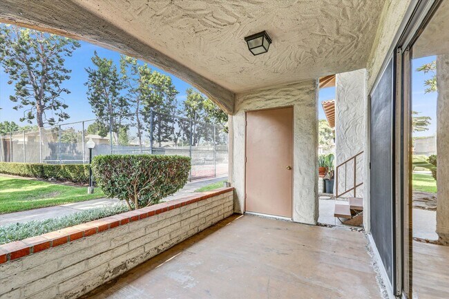 Building Photo - $500 MOVE IN SPECIAL! 2 BD, 2 BA Condo at Mission Plaza! 1000 Sq Ft w/ Great Amenities!