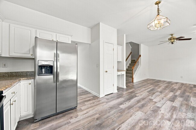Building Photo - 1748 Chinchester Ln