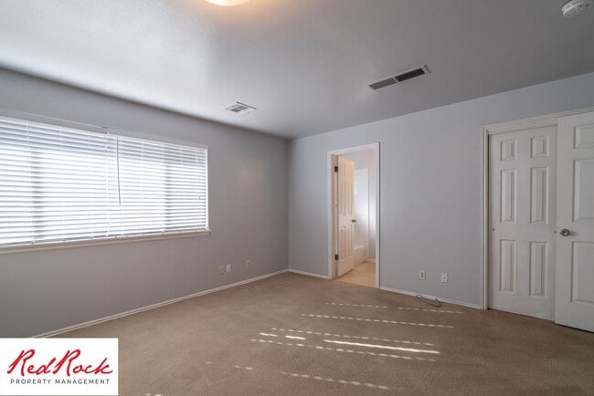 Building Photo - Bright & Spacious 3-Bed, 2-Bath Home in Wa...