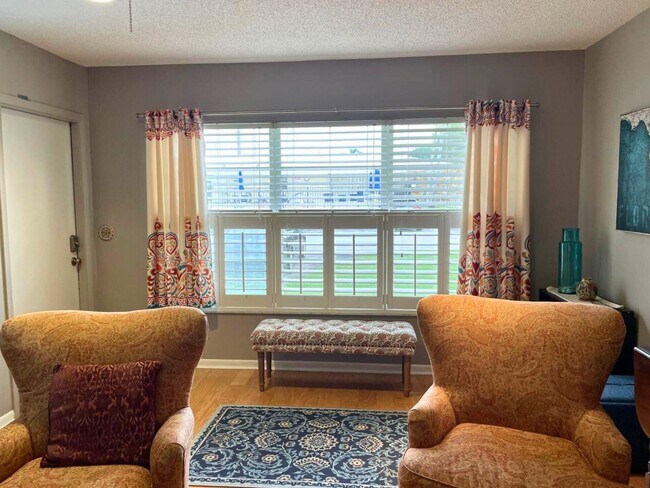 Building Photo - 3301 Loren Rd