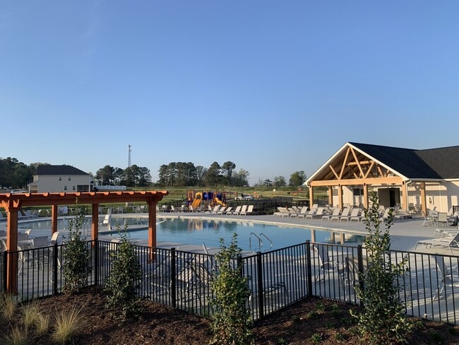 Building Photo - 303 Aster Bloom Ln