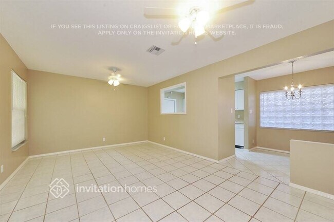 Building Photo - 2213 Boxwood Way