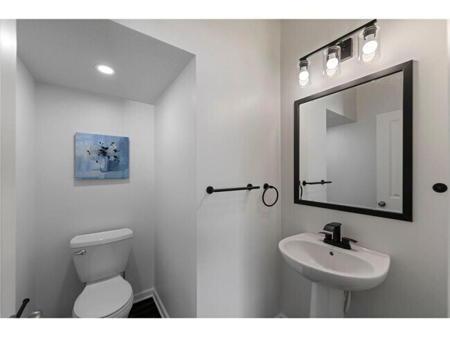 Building Photo - 8085 Central Park Way