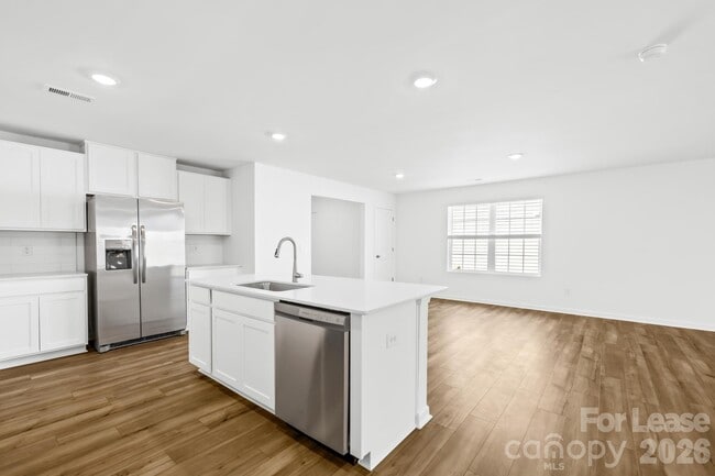 Building Photo - 544 Sand Dunes Dr