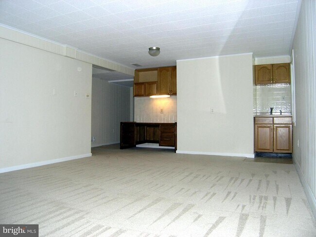 Building Photo - 2839 Cedarest Rd
