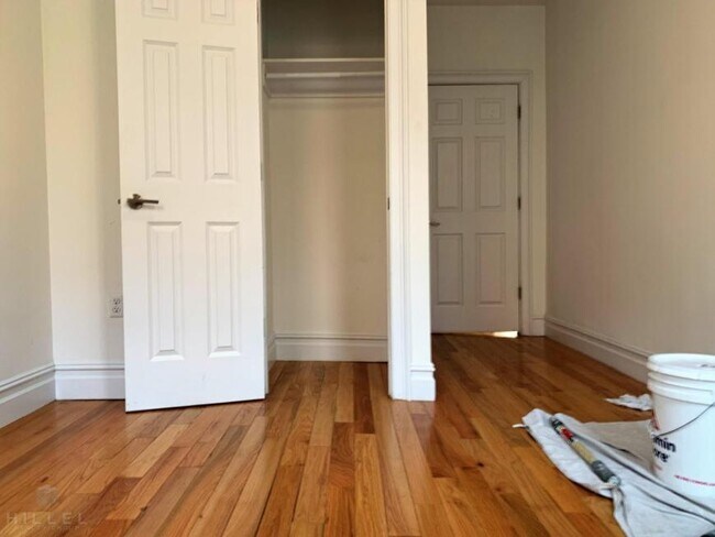 Building Photo - 2 bedroom in ASTORIA NY 11106
