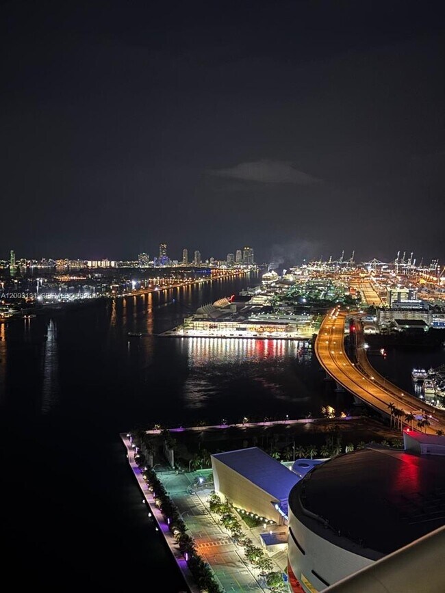 Building Photo - 888 Biscayne Blvd