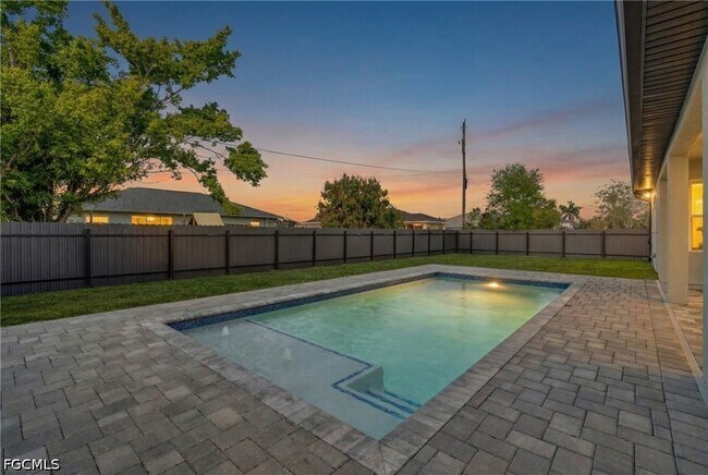 Building Photo - 118 NW 2nd Ave