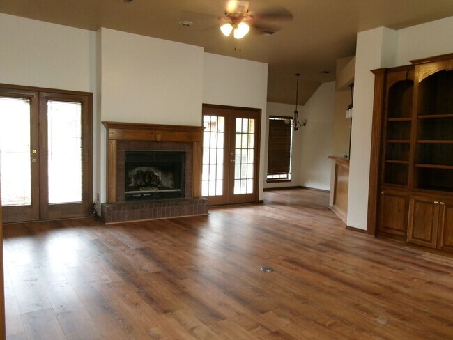 Building Photo - Pets Negotiable with Owner Approval!