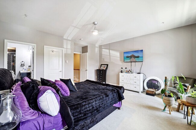 Building Photo - 910 Hall Station Dr