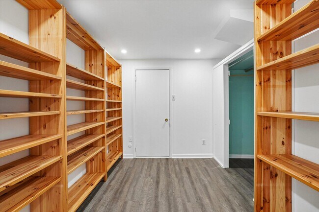 Building Photo - 1604 Cotswald Ct
