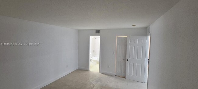 Building Photo - 7320 NW 85th Ct