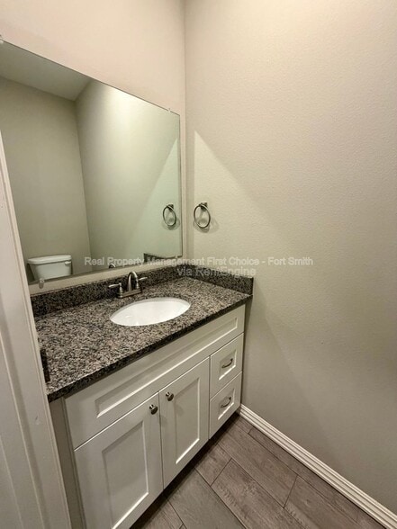 Building Photo - 9919 Landry Dr