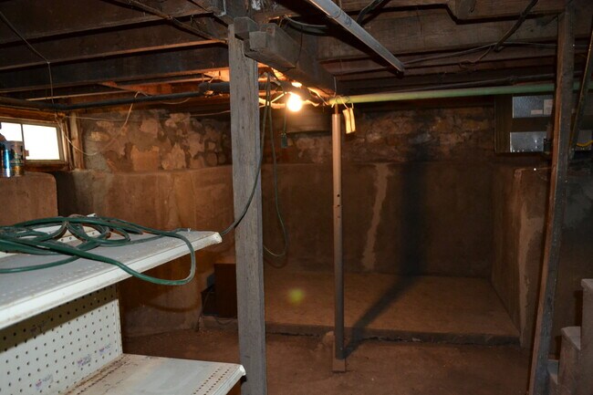 Building Photo - Nice and previously remodeled 2 bedroom w/ detached 3rd bedroom, carport & storage garage in Clay...