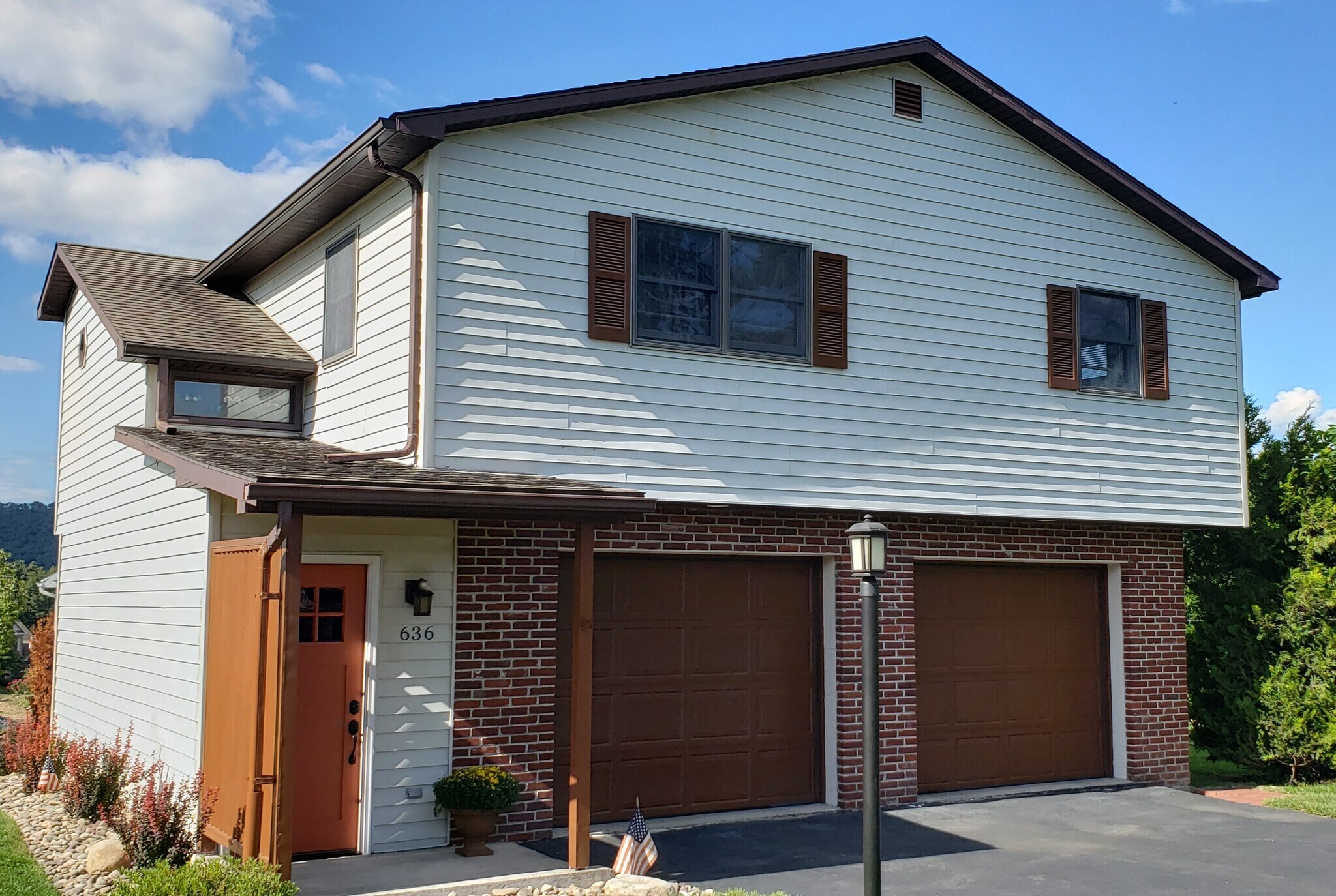 Garages not avail - 636 W Center St