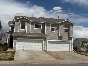 Building Photo - ~Available Now~ Beautiful Three Bedroom Home in Englewood!
