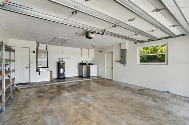 Building Photo - 4230 Shady Oaks Ct