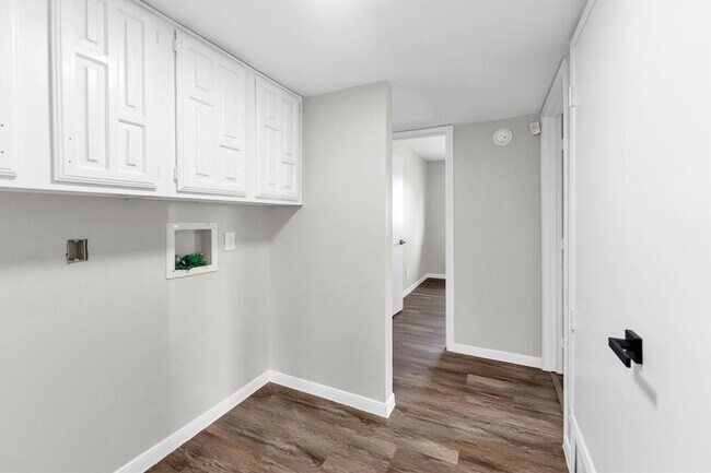 Building Photo - 18330 Navajo Trail Dr