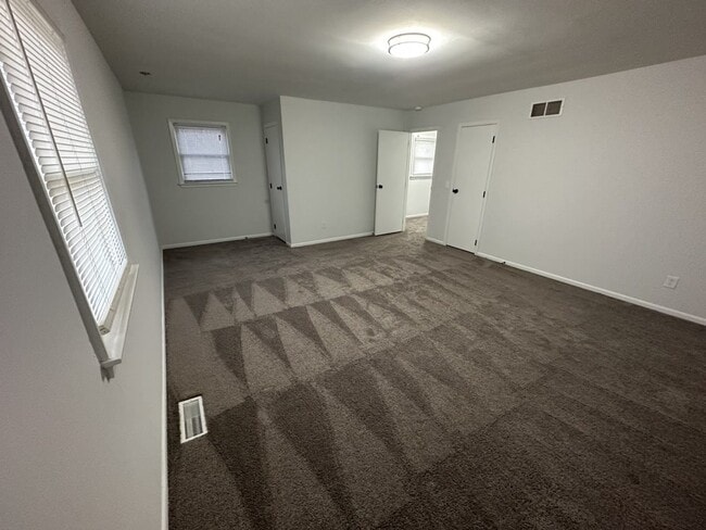 Master Bedroom - 1682 Park Rd