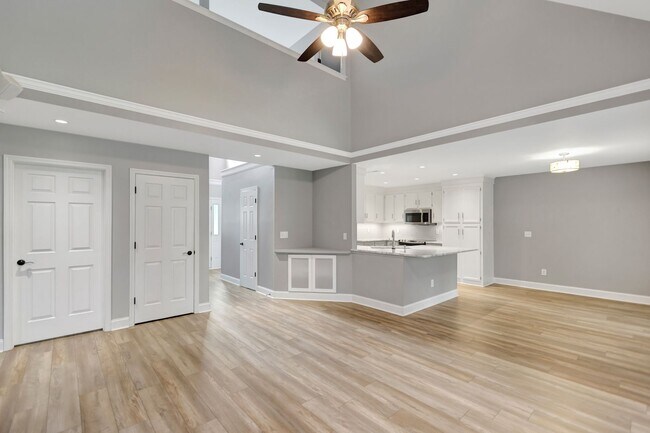 Building Photo - Beautiful Home in The Hamlets