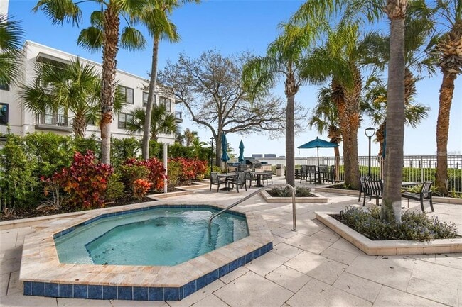 Building Photo - 4304 Bay Club Cir