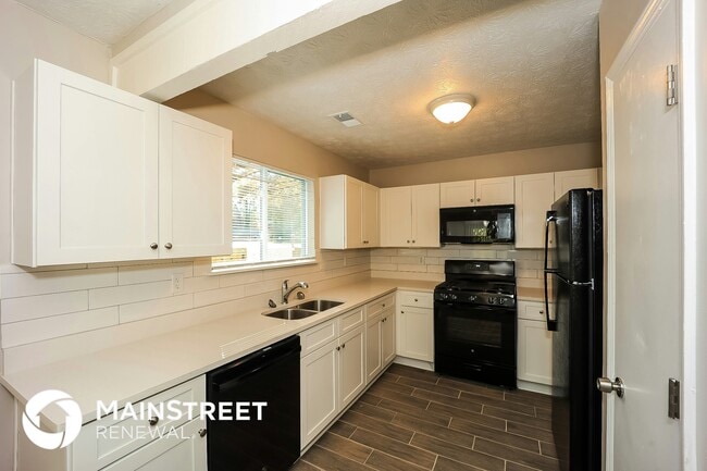 Building Photo - 8682 Cedar Creek Ridge