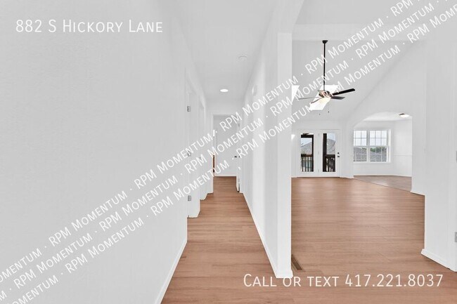 Building Photo - 882 S Hickory Ln