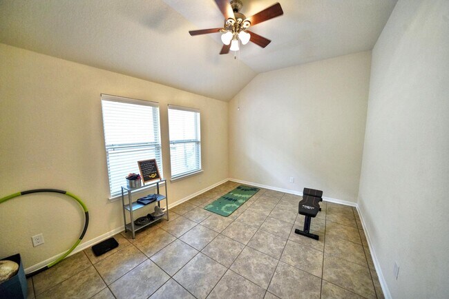 Building Photo - Stunning 3-Bedroom Home with Office in Charleston Parke, Cibolo - Realtor Commission offered: $500