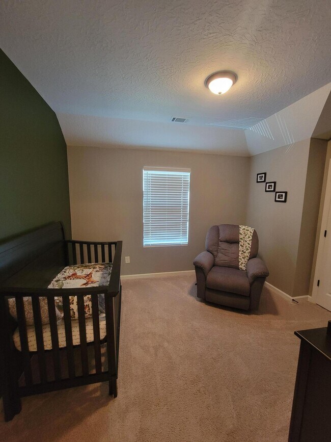 Building Photo - 3262 Alexandria Dr