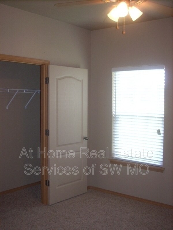 Building Photo - 616 S Rilynn