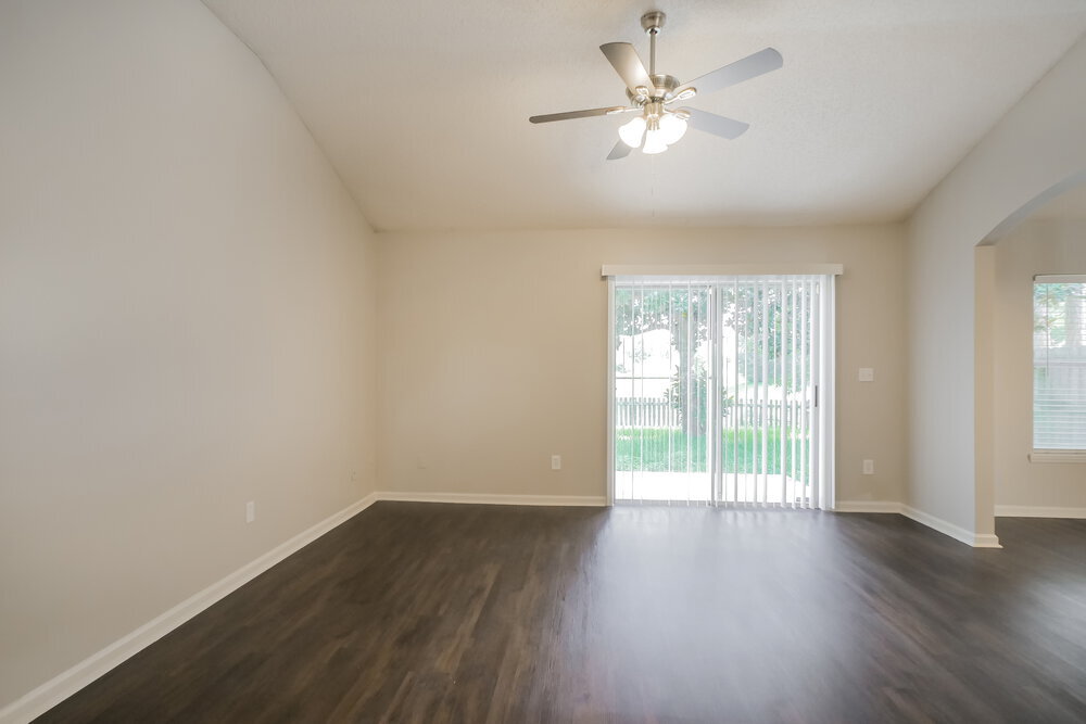 Building Photo - 2398 Creekfront Dr
