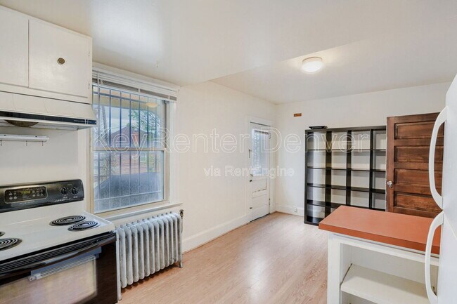 Building Photo - 1275 Detroit St