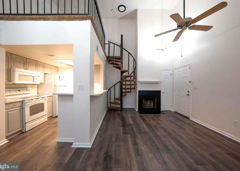 Building Photo - 14049 Vista Dr