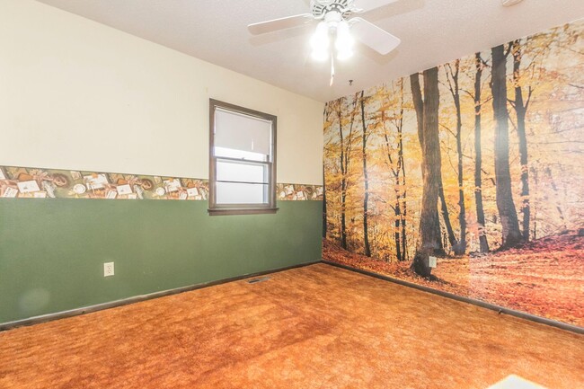 Building Photo - 3 Bedroom 2 Bath Home for Rent Indianola, ...