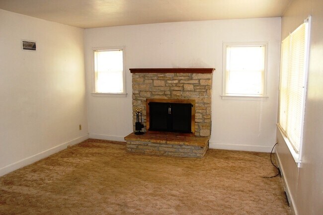 Building Photo - NEXT TO KSU!!!