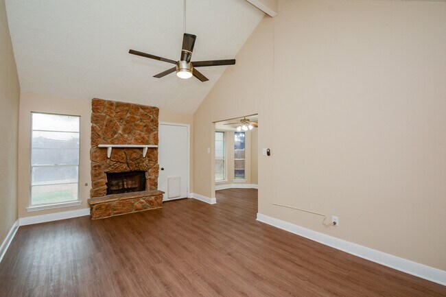 Building Photo - 19331 Nasworthy Dr