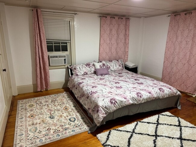 Building Photo - 1 Maple St