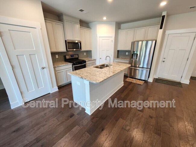 Building Photo - 112 Outback Dr