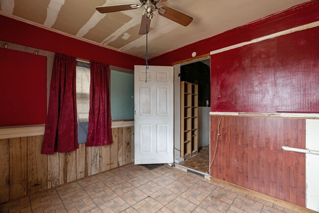 Building Photo - 5451 Genevieve Ave