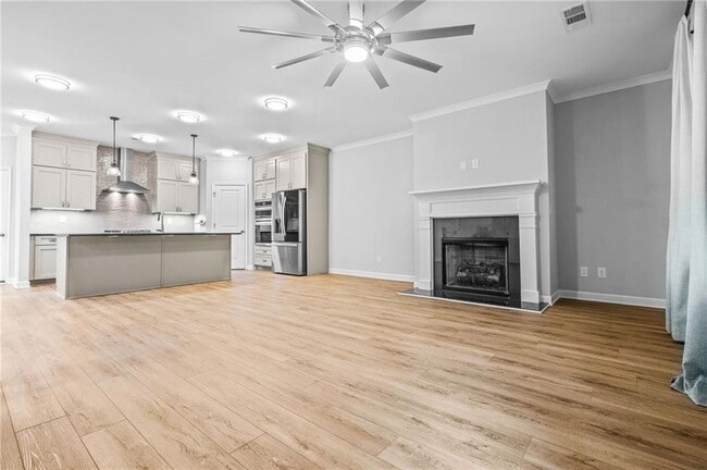 Building Photo - 421 Retreat Ln