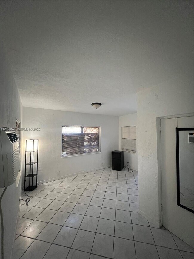 Building Photo - 1060 NW 116th St