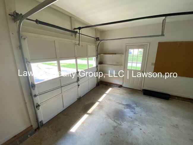 Building Photo - Spacious Hollins Four Bedroom w/ Finished Basement