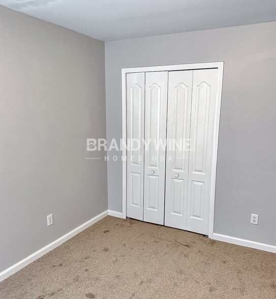 Building Photo - 5209 Lakerock Dr SW