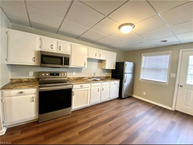 Building Photo - 217 N Huron St