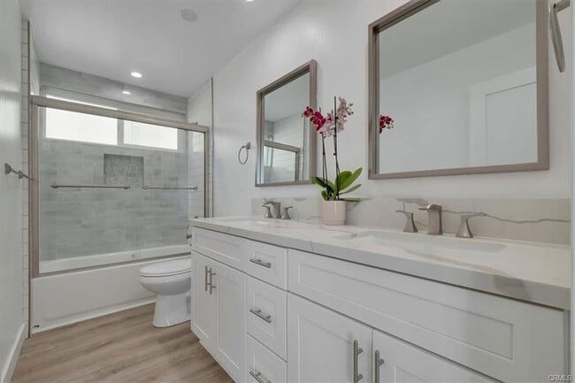 Building Photo - 745 Domingo Dr