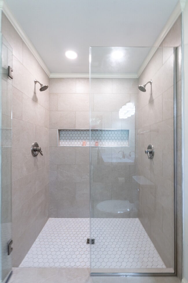 Building Photo - 4718 Rembert Dr